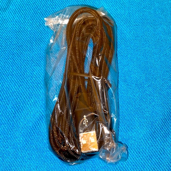 EUC! iPhone USB-A to Lightning Braided Cable (10 feet) - Picture 4 of 10
